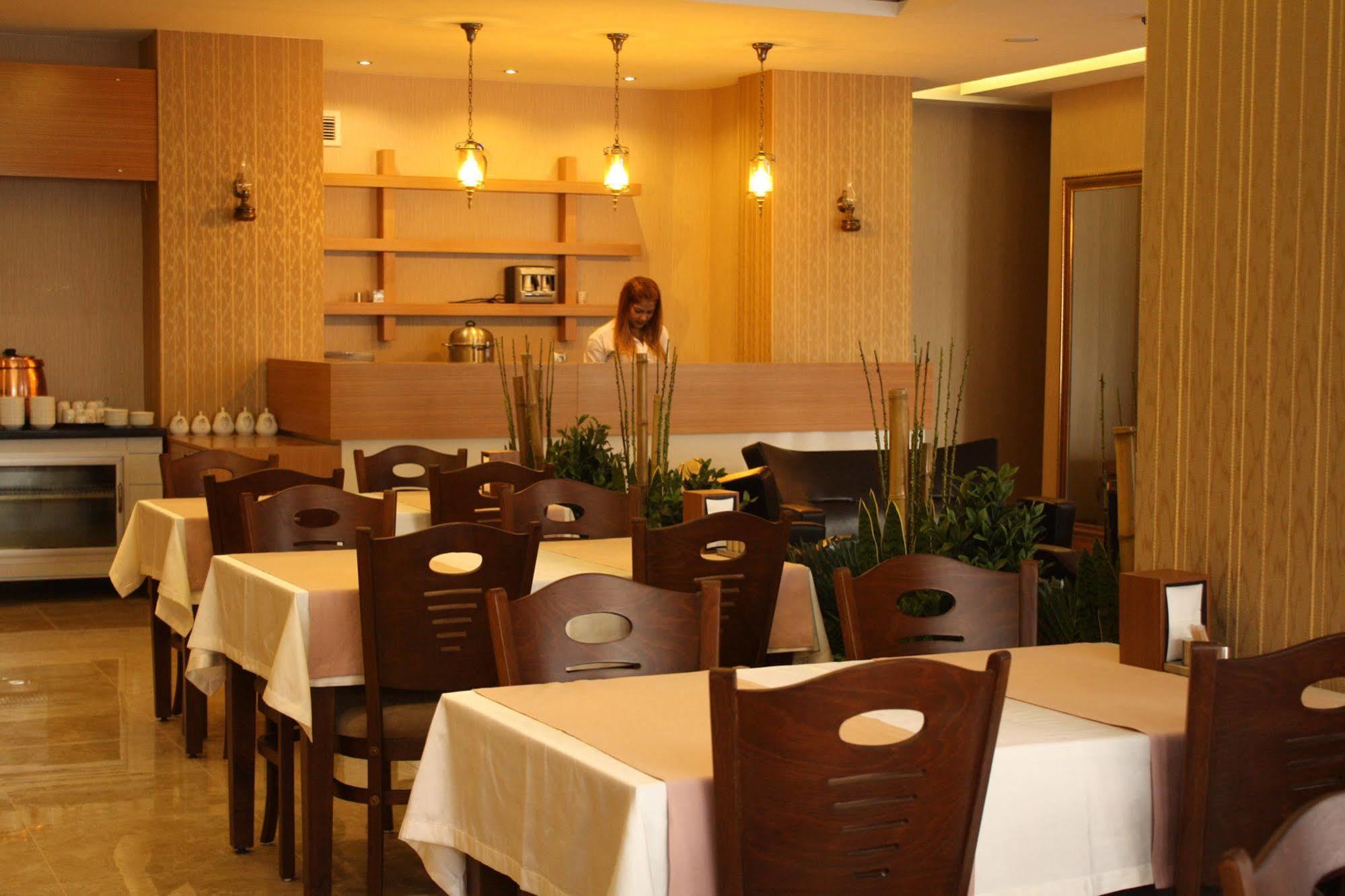 Adana Yukselhan Hotel Bagian luar foto